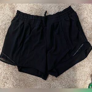 Lululemon Hotty Hot High Rise 4" Black size 16, Gently Used